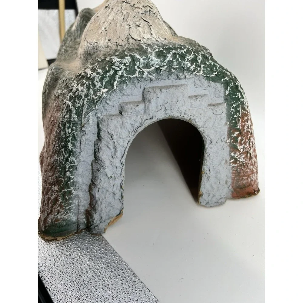 Vintage 1950s Train Tunnel Cardboard Molded Train Tunnel Lionel?